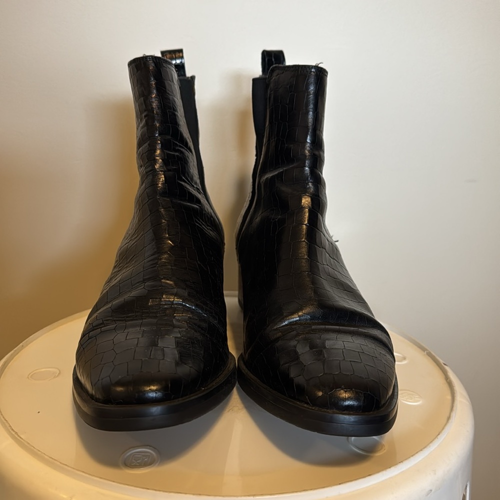 Women's Black Croc-Embossed Chelsea Booties - Picture 3 of 7